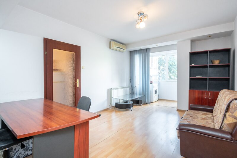 Universitate, de vanzare apartament cochet Metrou Universitate.